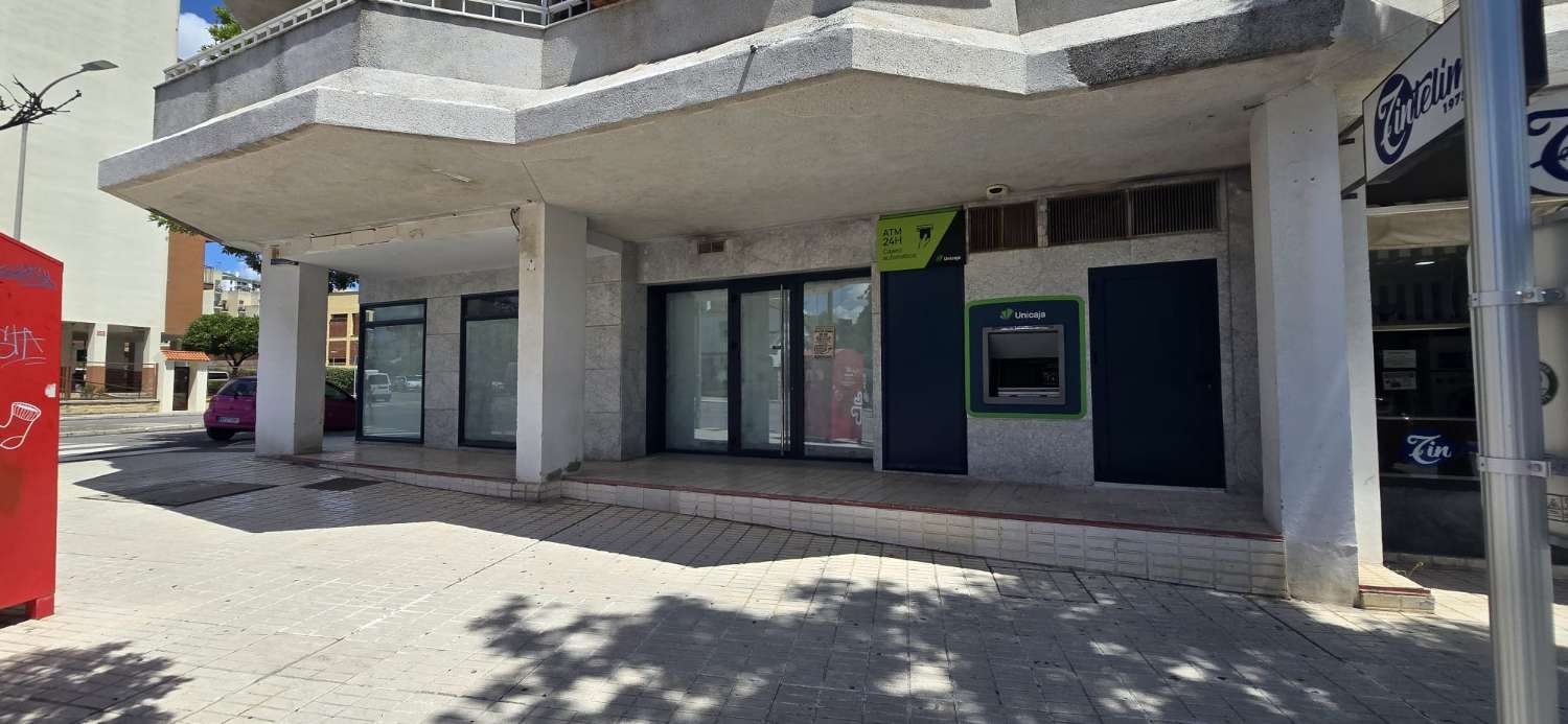 LOCAL EN VENTA EN ZONA DE LAS ADELFAS