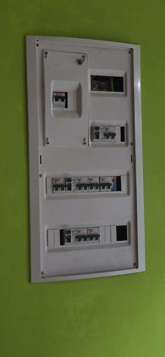 LOCA FOR SALE IN THE MAIN THEATER SHOPPING CENTER