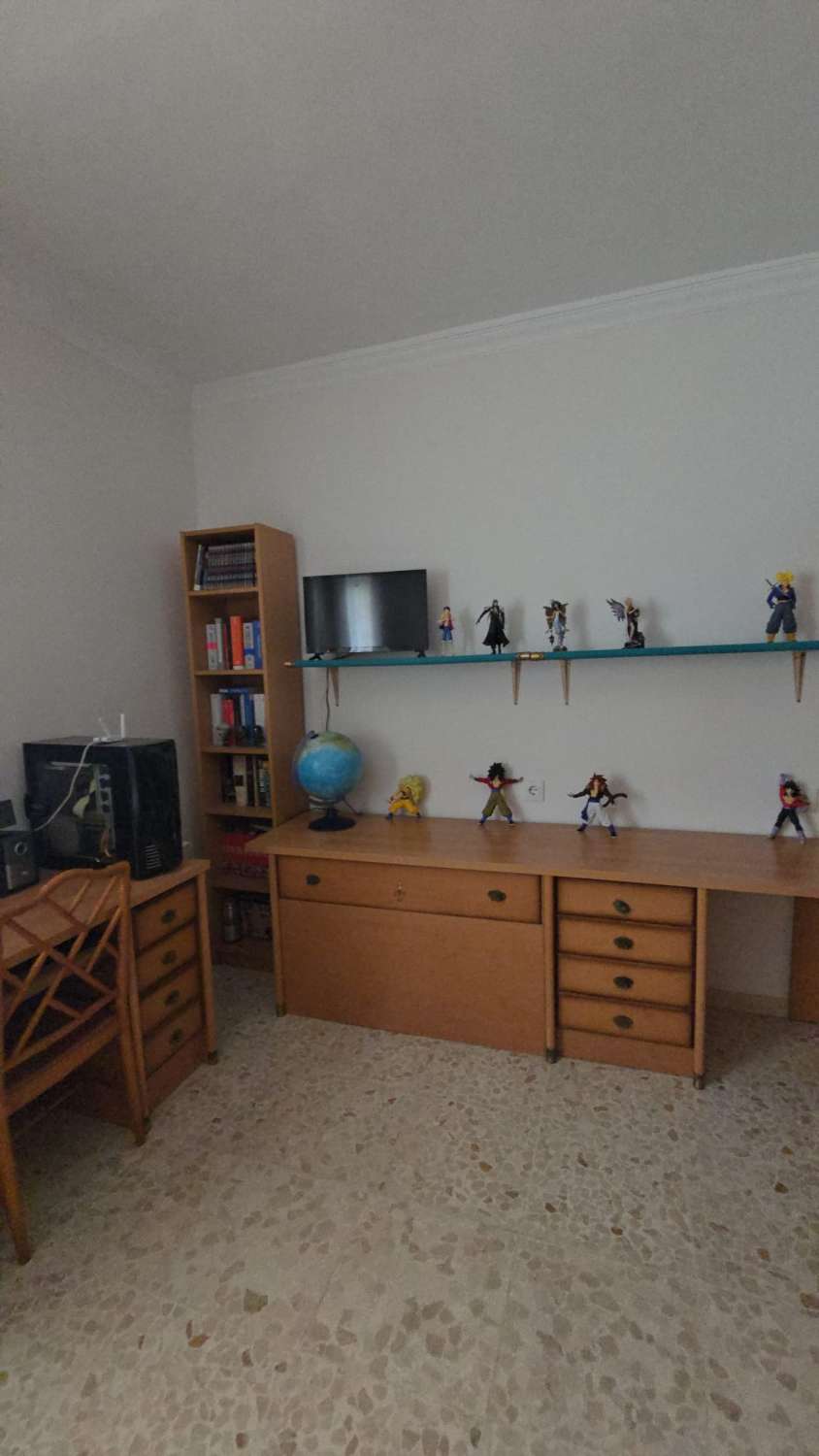 Villa indipendente in vendita - zona Avenida de la Marina