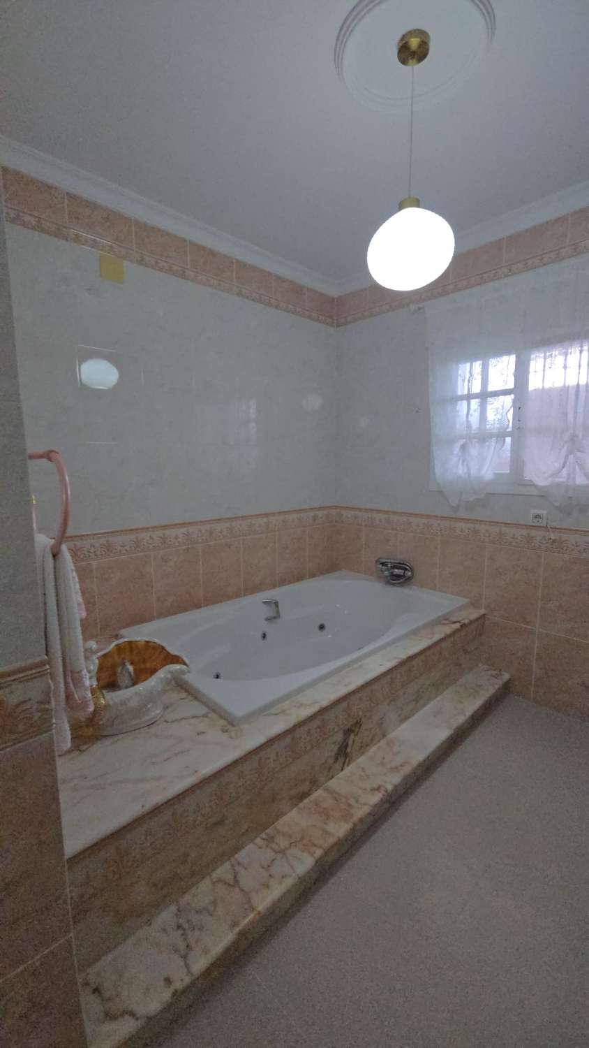 Villa indipendente in vendita - zona Avenida de la Marina