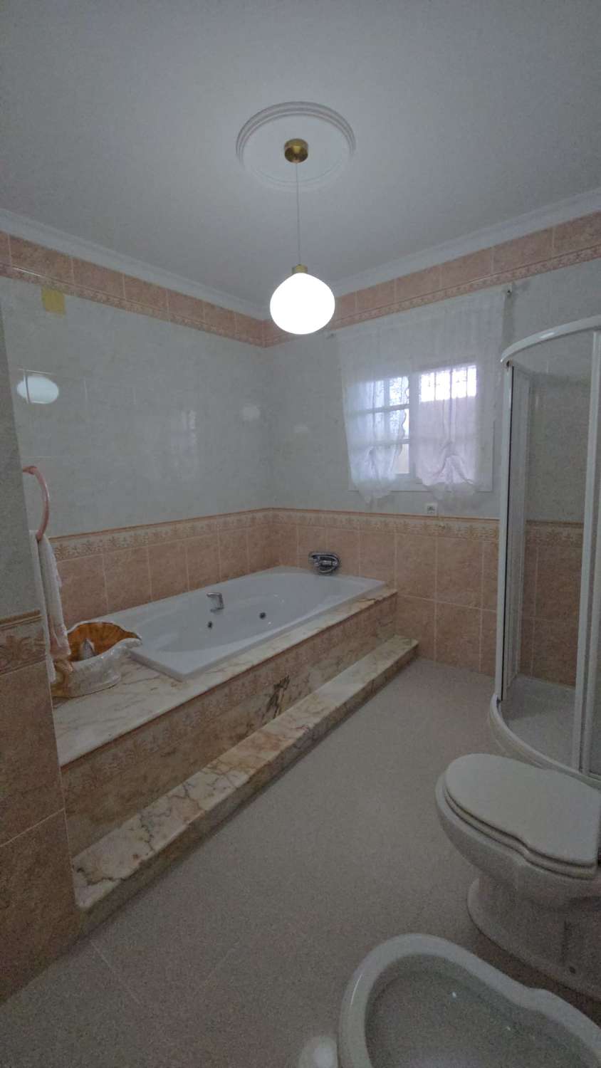 Villa indipendente in vendita - zona Avenida de la Marina