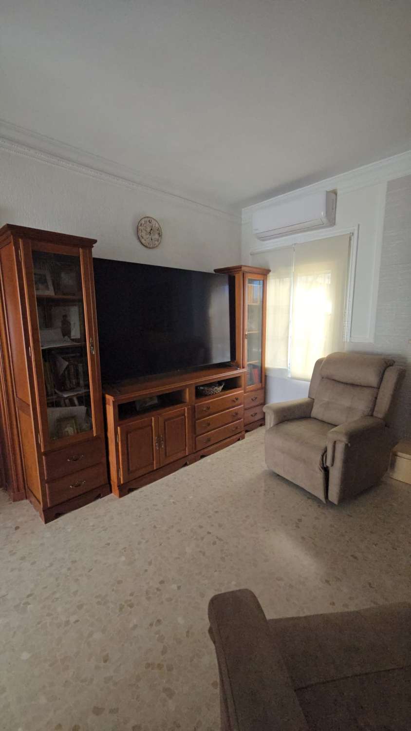 Villa indipendente in vendita - zona Avenida de la Marina