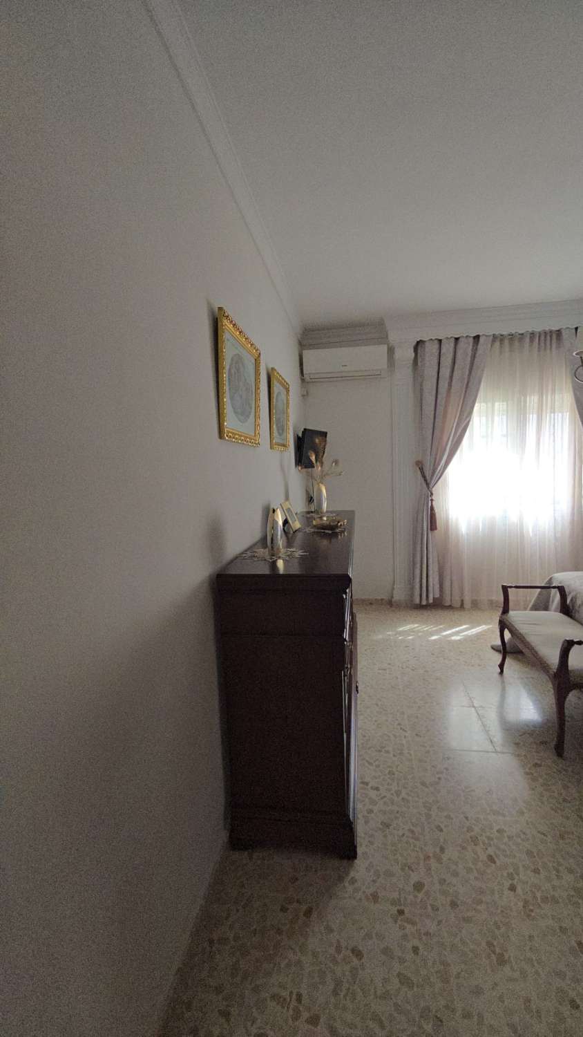 Villa indipendente in vendita - zona Avenida de la Marina