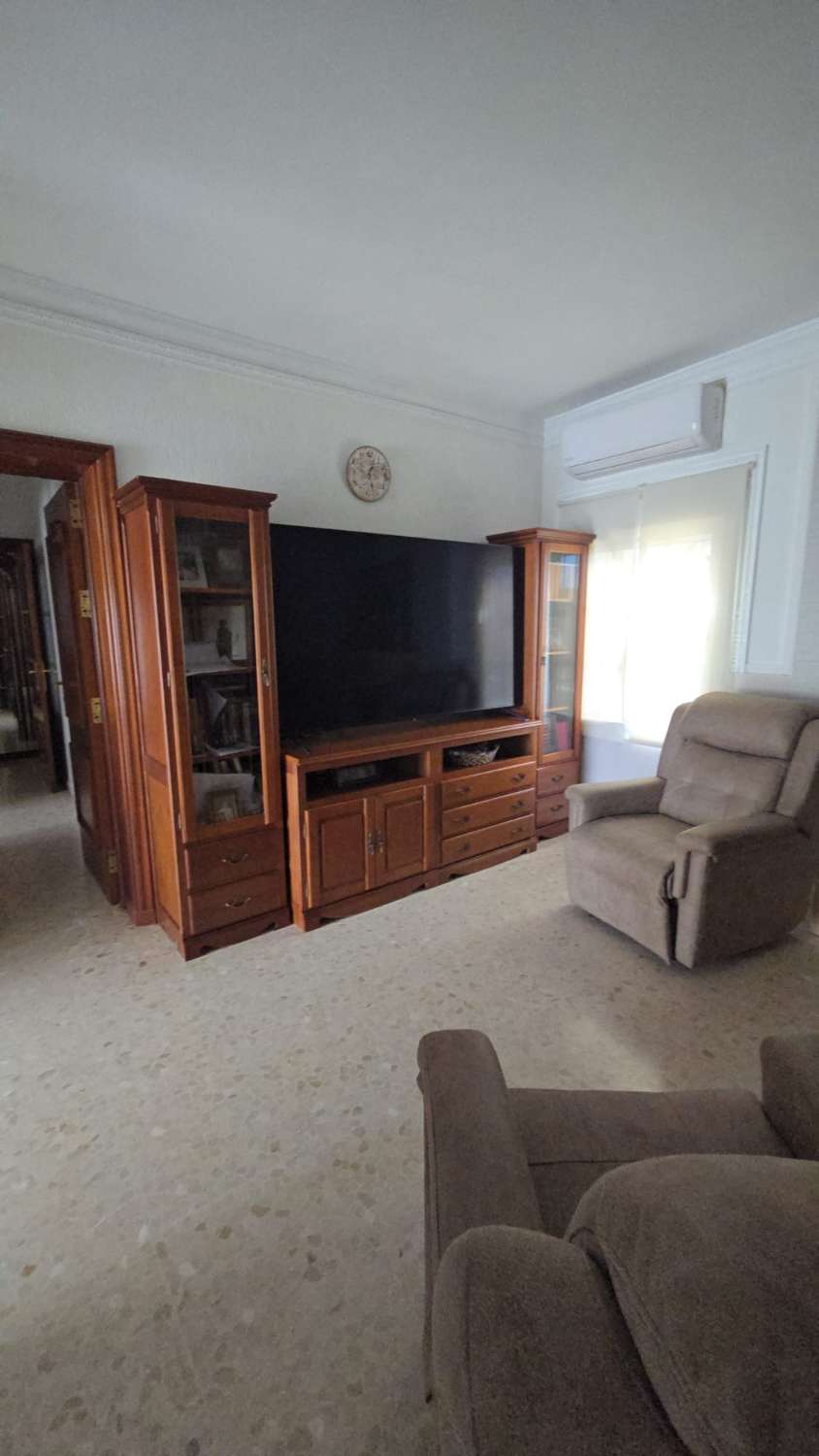 Villa indipendente in vendita - zona Avenida de la Marina