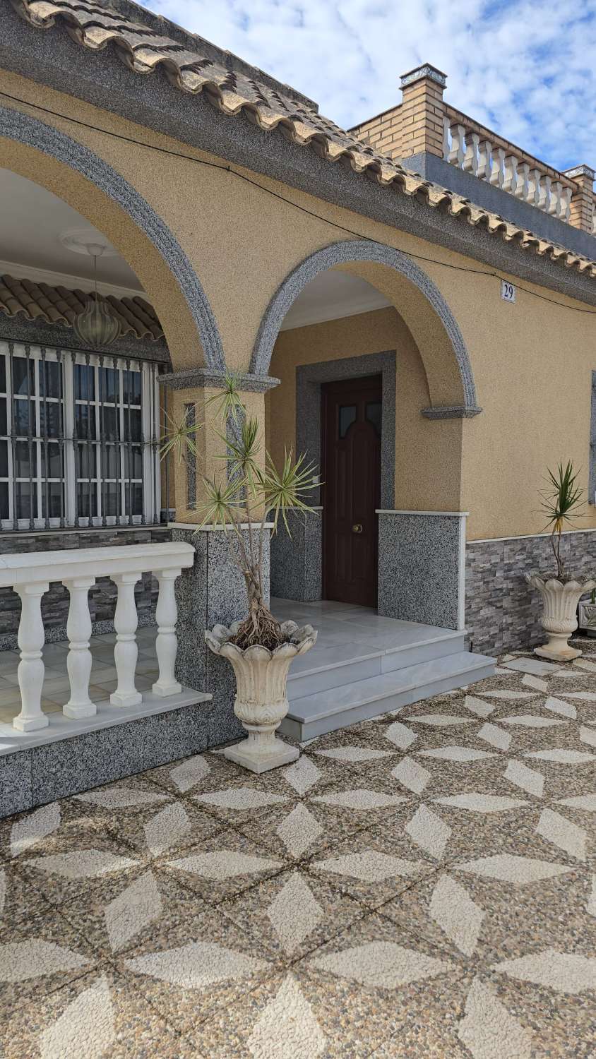 Villa indipendente in vendita - zona Avenida de la Marina