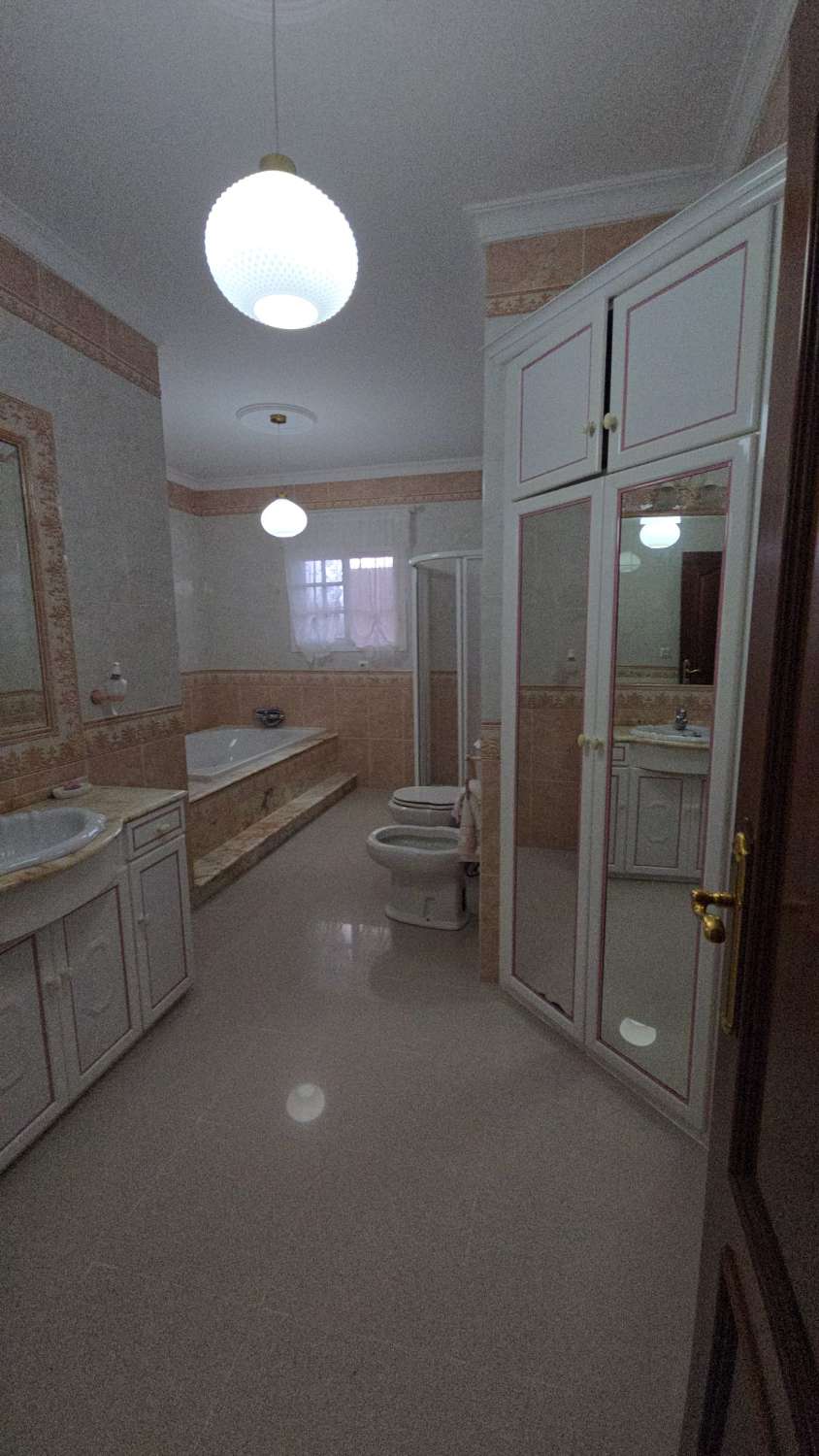 Villa indipendente in vendita - zona Avenida de la Marina