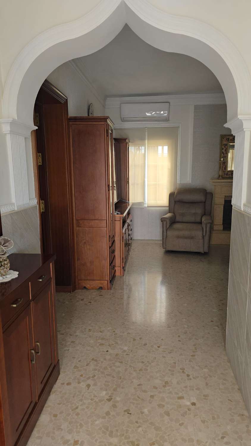 Villa indipendente in vendita - zona Avenida de la Marina