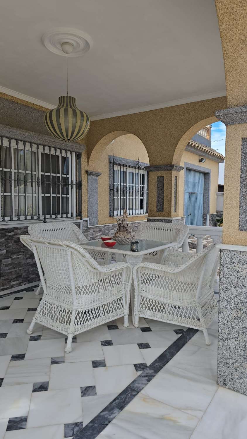 Villa indipendente in vendita - zona Avenida de la Marina