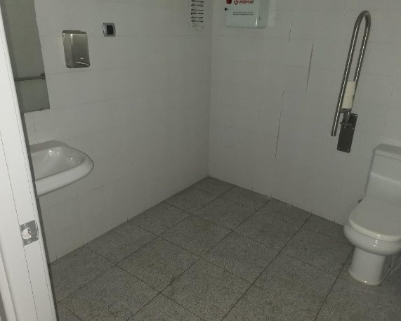 LOCAL - OFFICE PREVIOUSLY FUNCTIONING AS A REAL ESTATE AGENCY