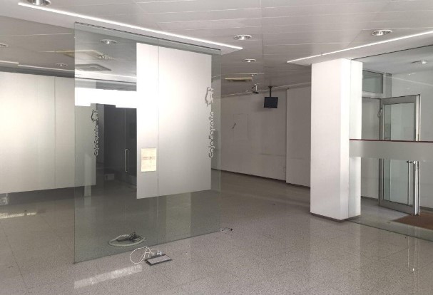 LOCAL - OFFICE PREVIOUSLY FUNCTIONING AS A REAL ESTATE AGENCY