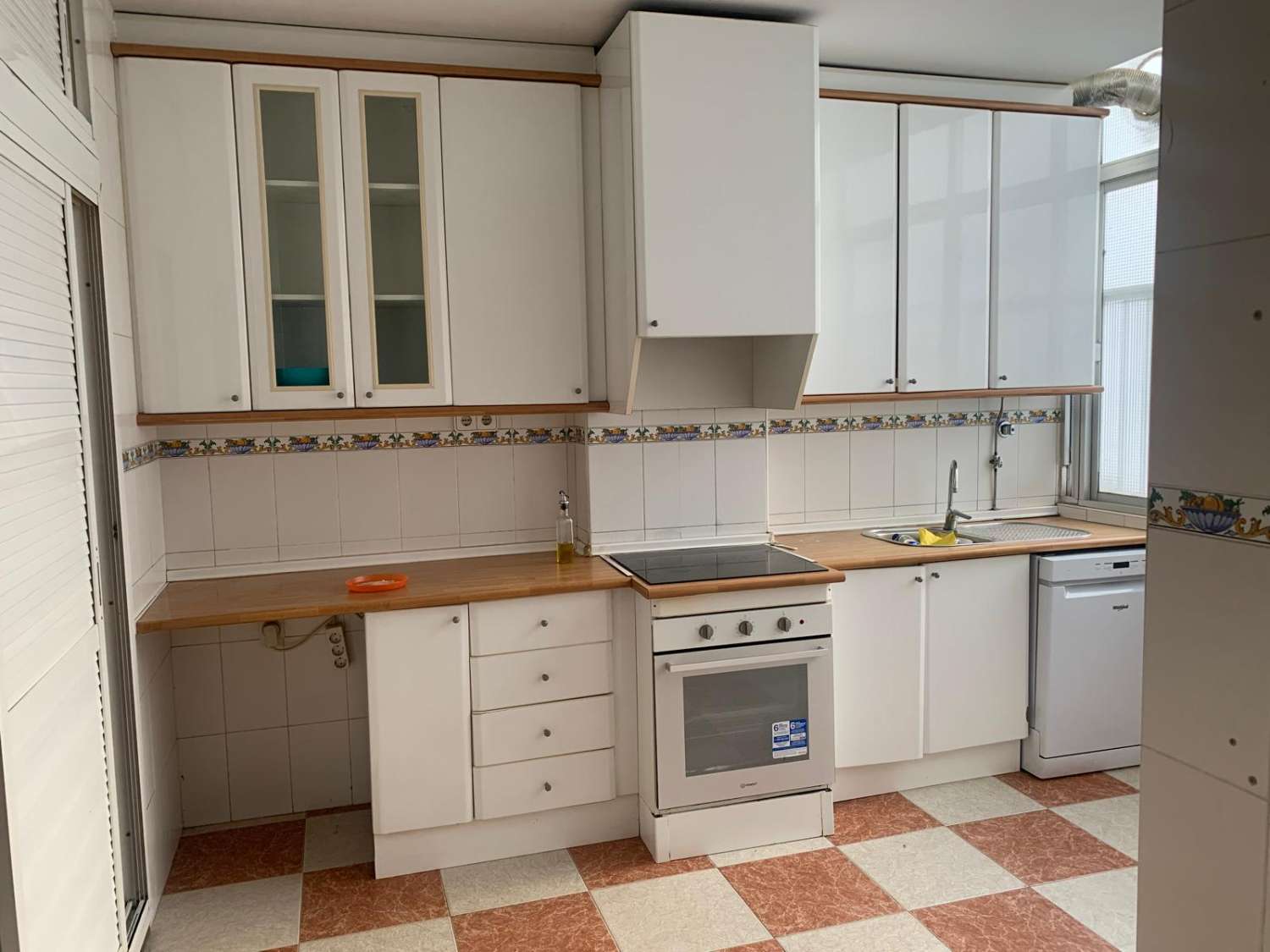 APARTMENT FOR SALE IN THE REMEDIOS AREA