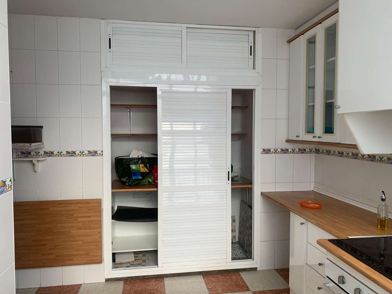 APARTMENT FOR SALE IN THE REMEDIOS AREA