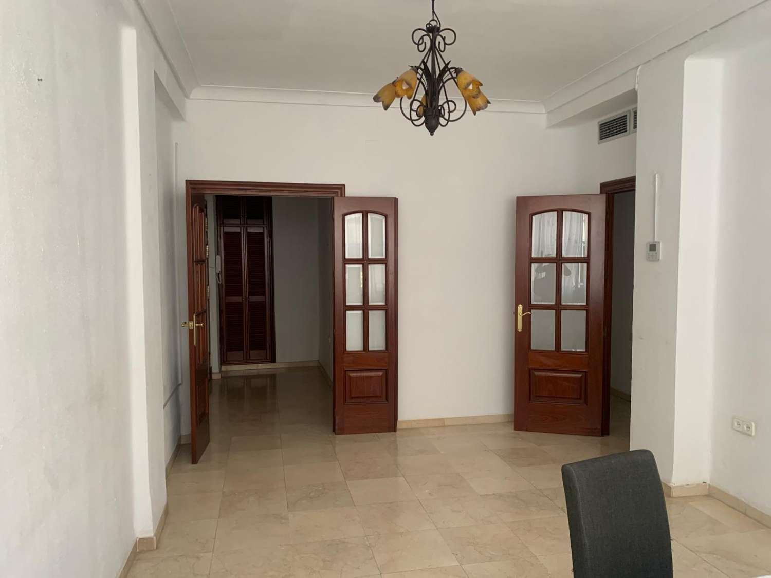APARTMENT FOR SALE IN THE REMEDIOS AREA