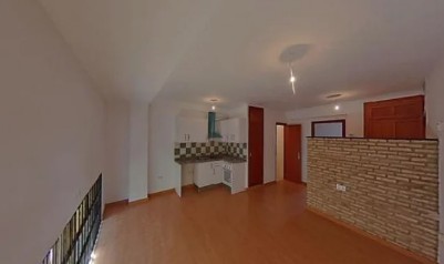 LOCAL CONVERTIDO EN APARTAMENTO