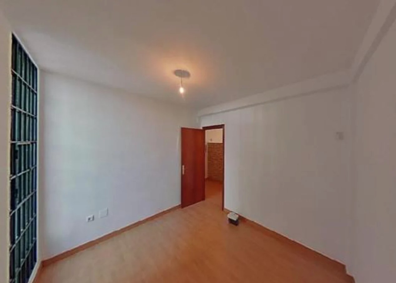 LOCAL CONVERTIDO EN APARTAMENTO