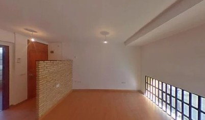 LOCAL CONVERTIDO EN APARTAMENTO