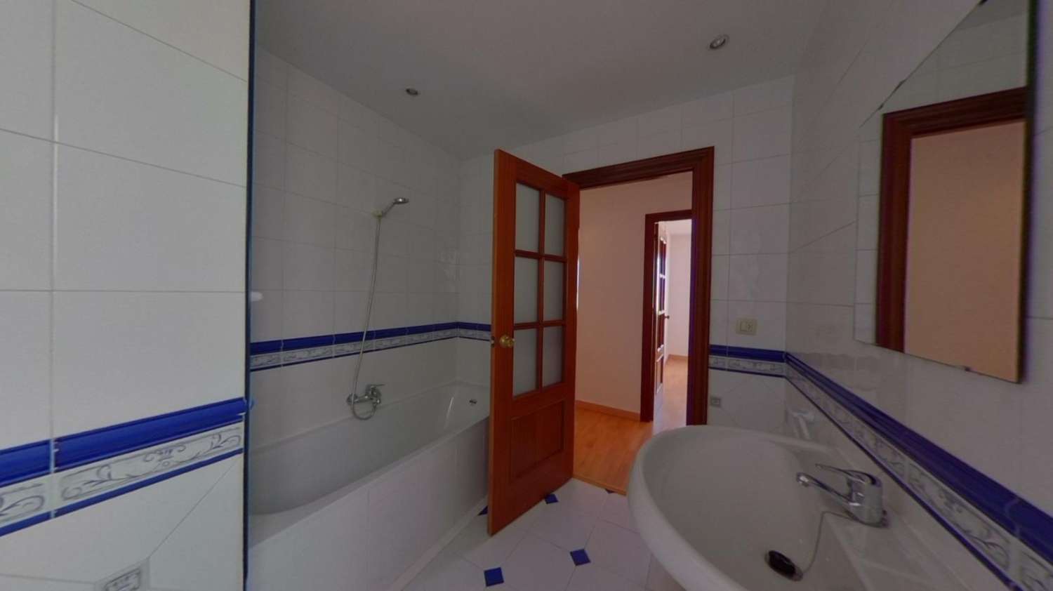 PISO EN VENTA EN SEVILLA - LOS REMEDIOS