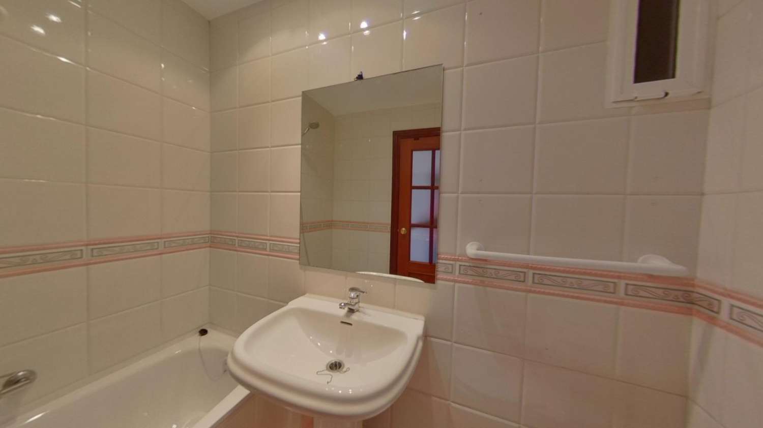 PISO EN VENTA EN SEVILLA - LOS REMEDIOS