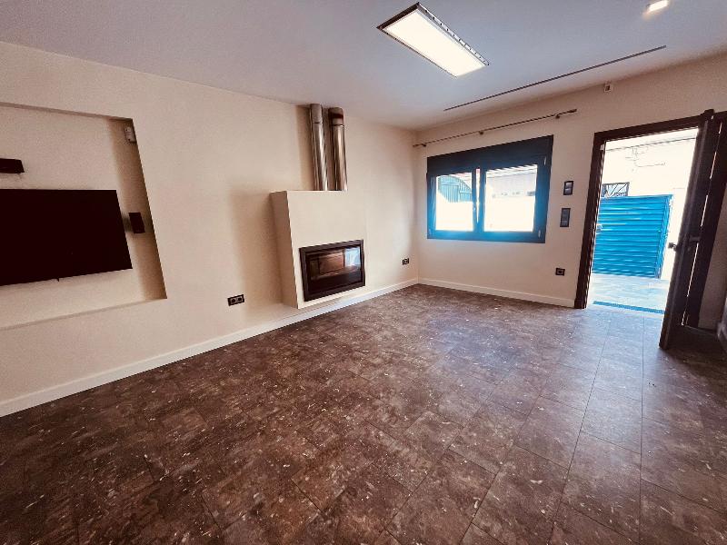 CHALET ADOSADO EN VENTA REFORMADO
