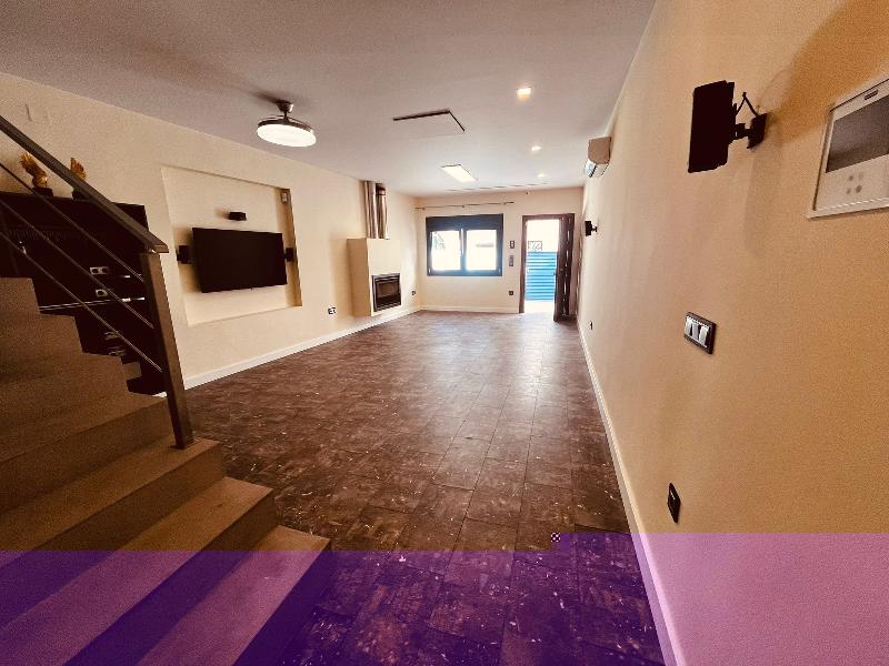 CHALET ADOSADO EN VENTA REFORMADO
