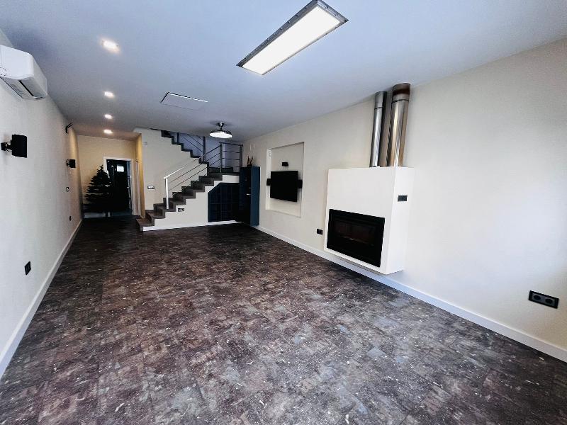 CHALET ADOSADO EN VENTA REFORMADO