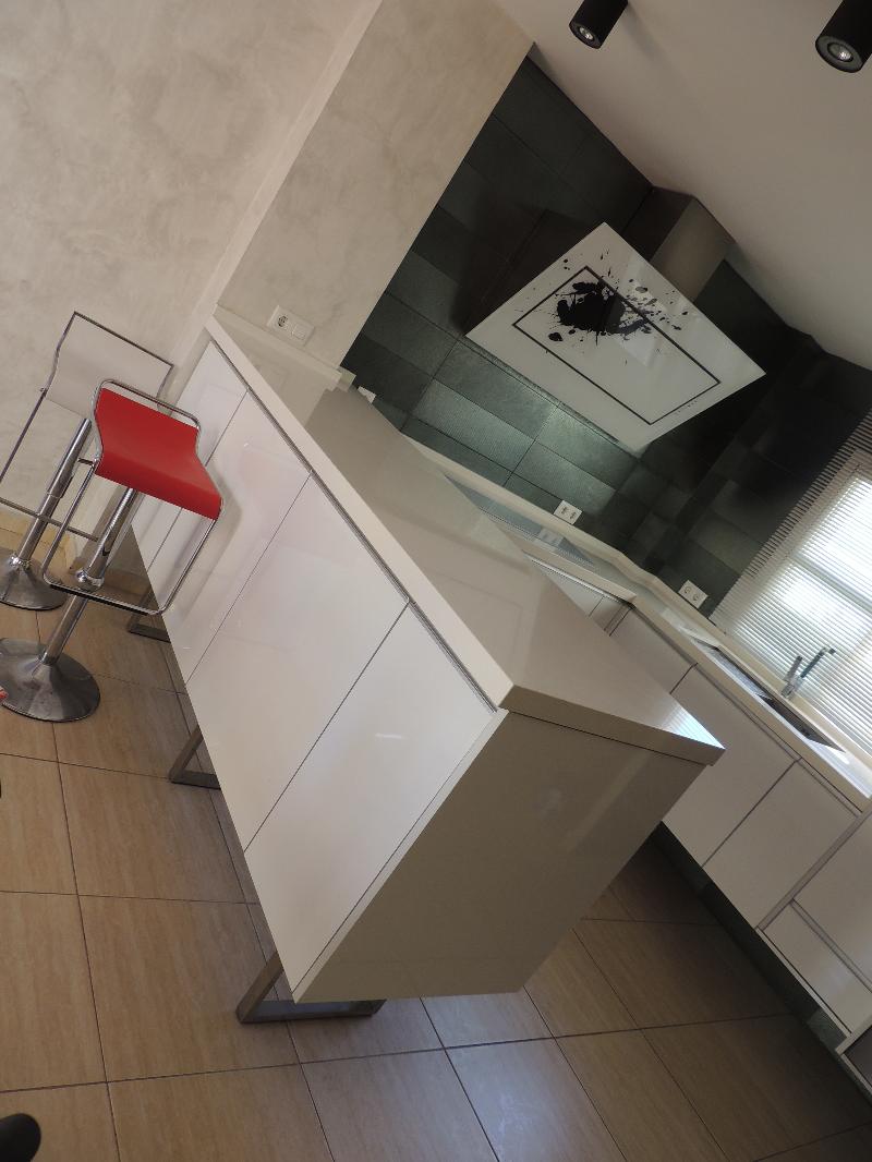 VIVIENDA TIPO DUPLEX EN VENTA - ROTA
