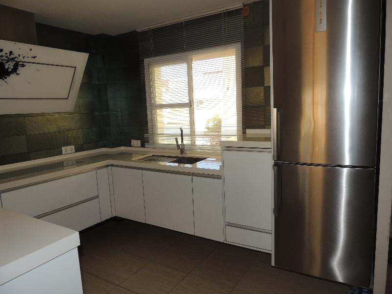 VIVIENDA TIPO DUPLEX EN VENTA - ROTA