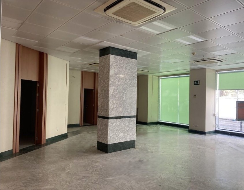 LOCAL EN VENTA - ANIGUA ENTIDAD BANCARIA