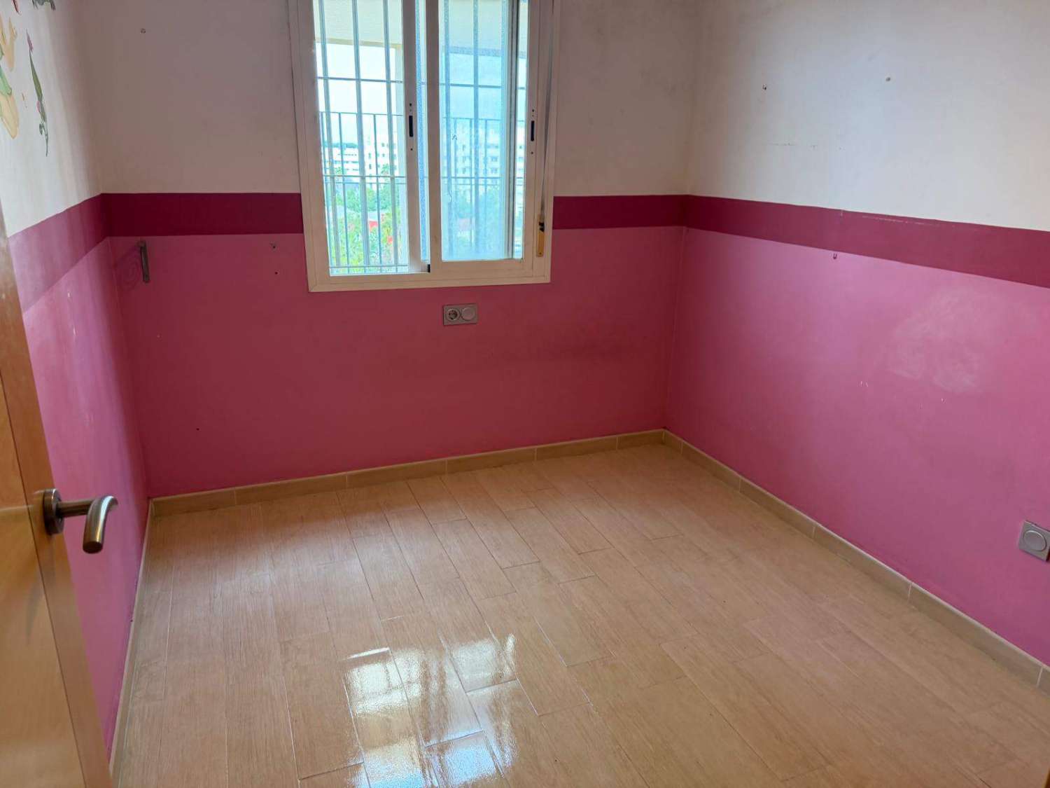 PISO EN VENTA ZONA CARREFOUR NORTE AVDA DE EUROPA