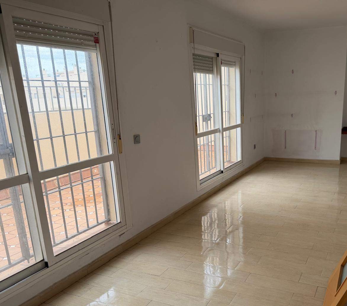 PISO EN VENTA ZONA CARREFOUR NORTE AVDA DE EUROPA